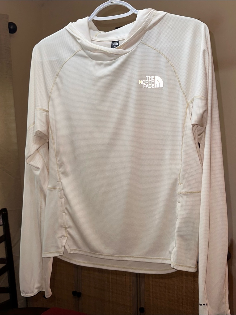 The North Face Women’s Lightweight Cream Hooded Performance Long Sleeve NWT